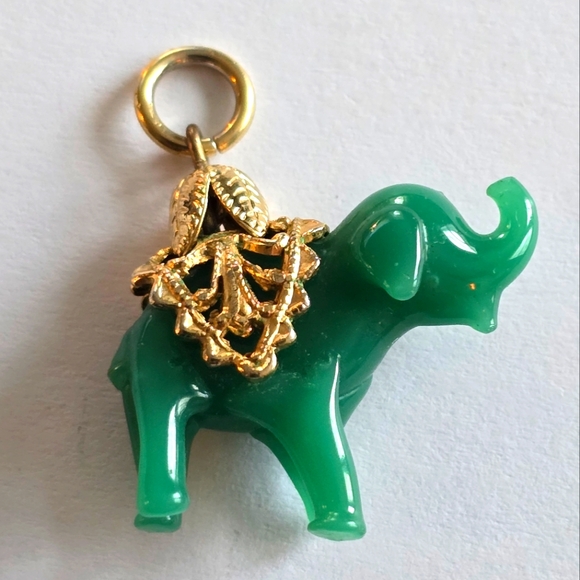 Napier Jewelry - Vintage Napier green glass elephant charm pendant gold tone